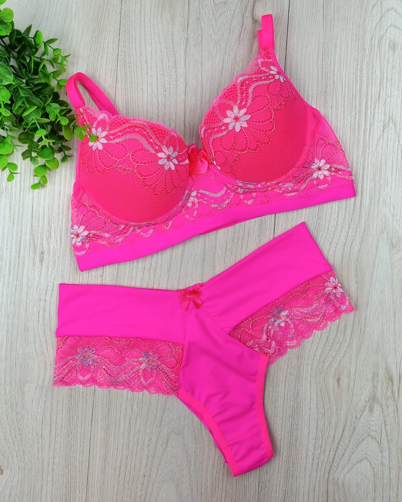 CONJUNTO REFORÇADO DE RENDA PINK